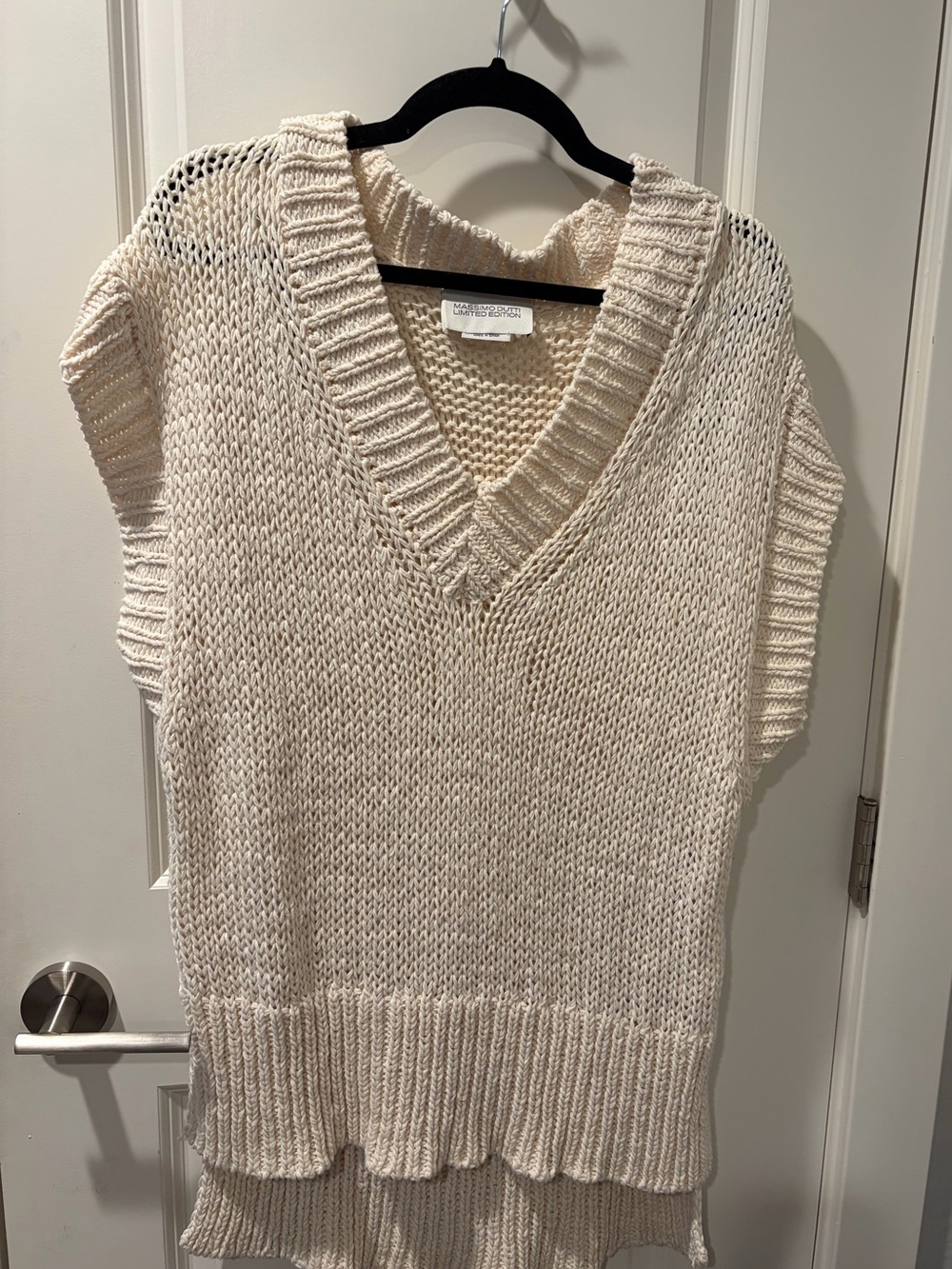 Massimo Dutti Cream V-Neck Sleeveless Knit Vest